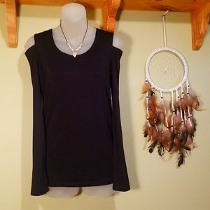 Womens cold shoulder long sleever shirt.